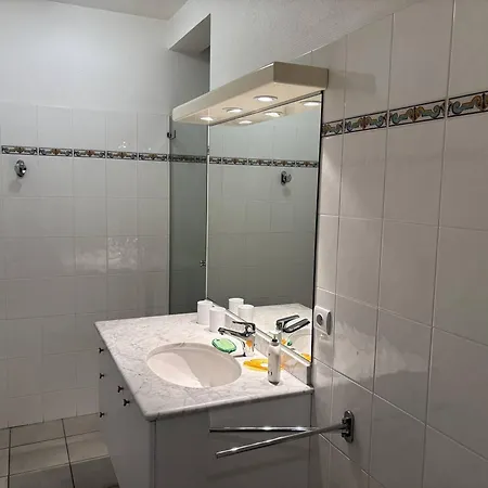 4 Personnes - Parking Inclus - Fr-1-738-54